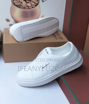 Luxury Smart White Color Shoe