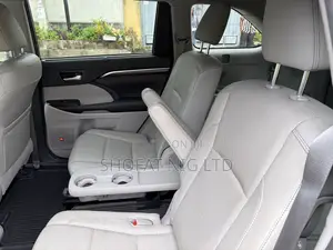 Toyota Highlander Limited V6 4x4 (3.5L 6cyl 6A) 2016 Gray