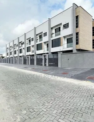 5bdrm House in Banana Island for rent
