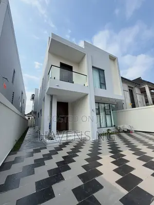 4bdrm Duplex in Woji for sale