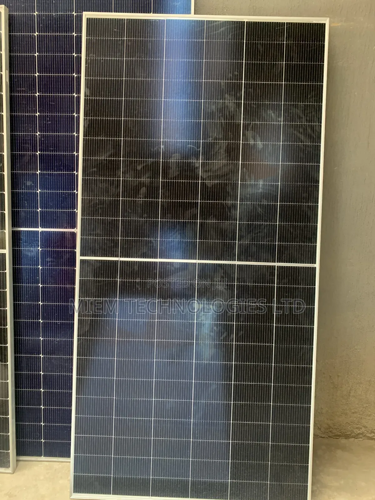 600w Jinko Panel (Bifacial)