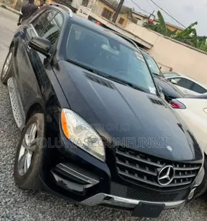 Mercedes-Benz M Class ML350 4dr SUV (3.5L 6cyl 7A) 2014 Black