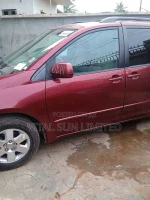 Toyota Sienna XLE 2005 Red