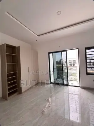 2bdrm Apartment in Lekki Phase 1 for rent
