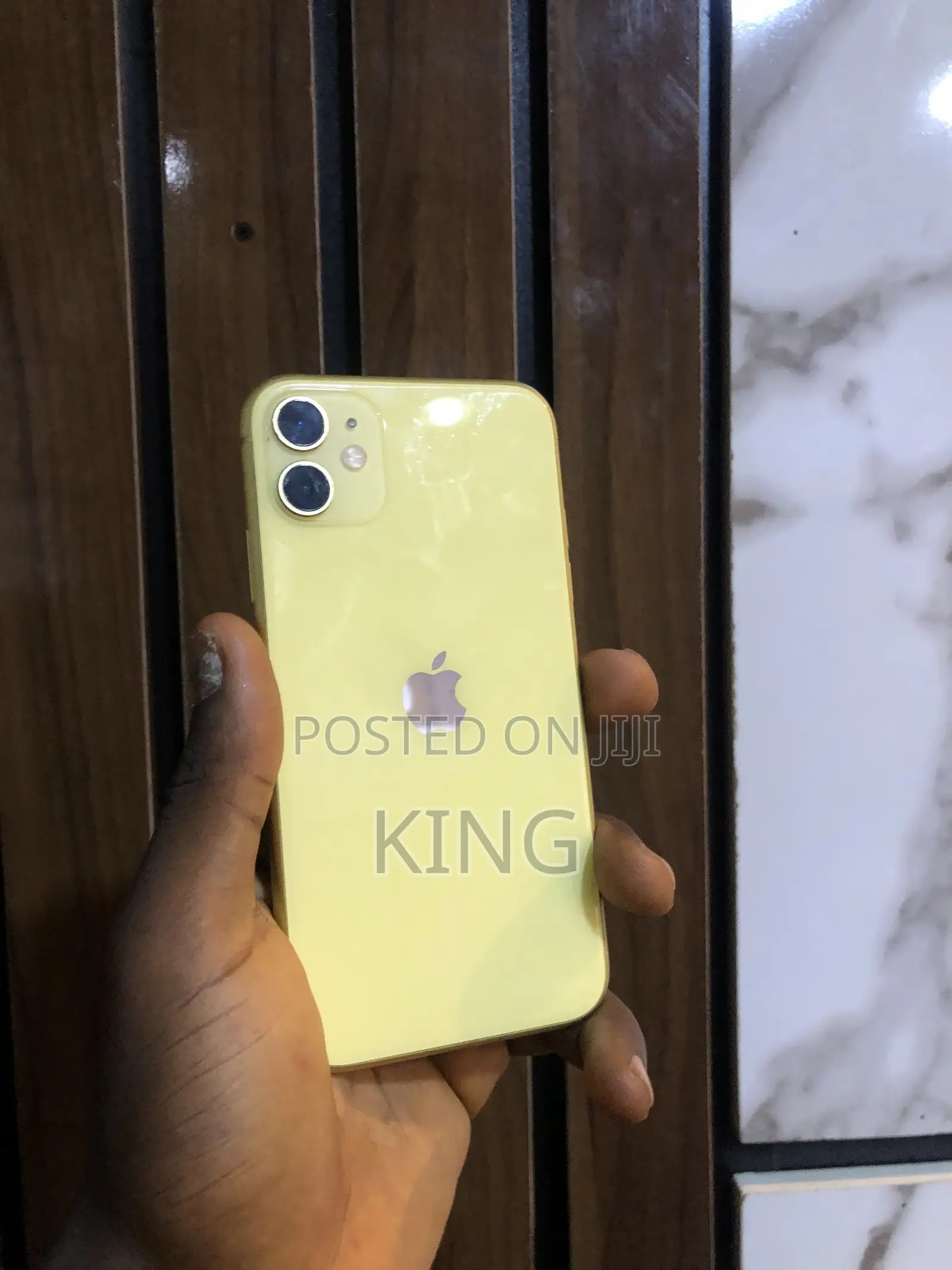 Apple iPhone 11 64 GB Yellow