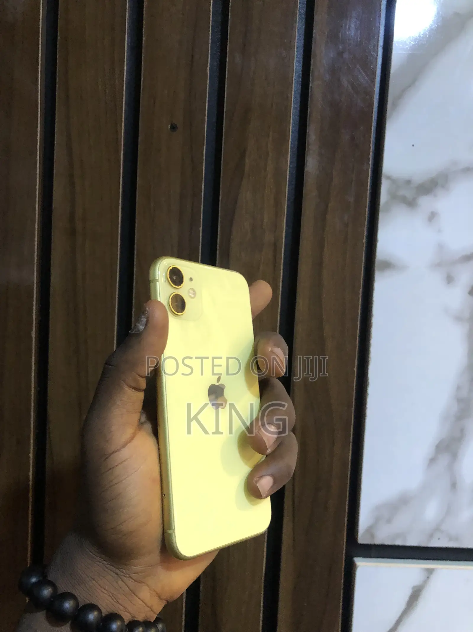 Apple iPhone 11 64 GB Yellow