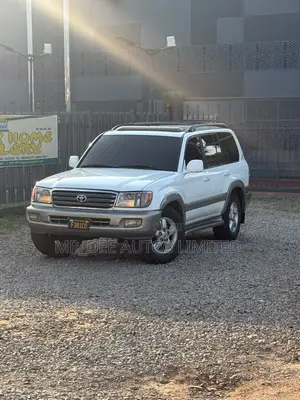 Toyota Land Cruiser 2002 White