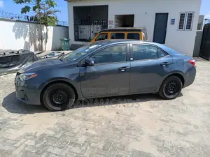 Toyota Corolla LE Plus 4dr Sedan (1.8L 4cyl CVT) 2015 Blue