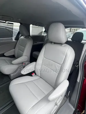 Toyota Sienna XLE 7 Passenger (3.5L 6cyl 8A) 2017 Red