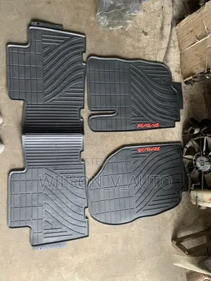 RAV4 High Quality Rubber Mat