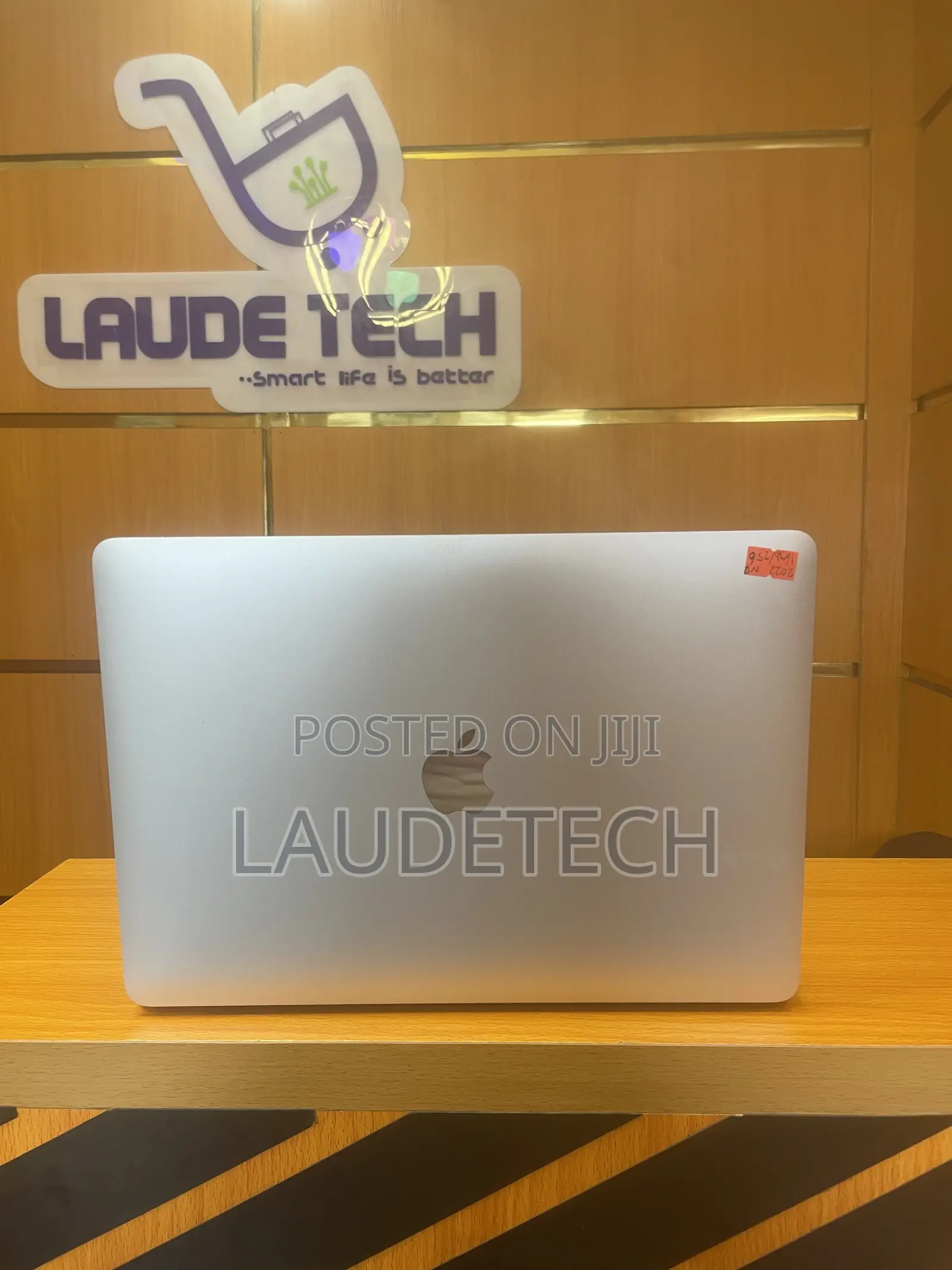 Laptop Apple MacBook Pro 2022 M2 16GB Apple M2 SSD 256GB