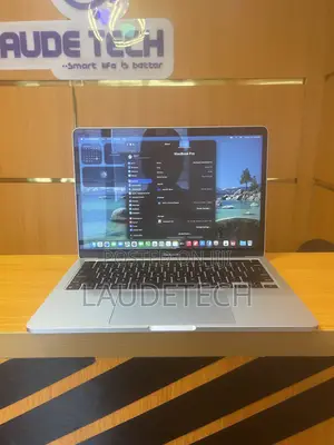 Laptop Apple MacBook Pro 2022 M2 16GB Apple M2 SSD 256GB