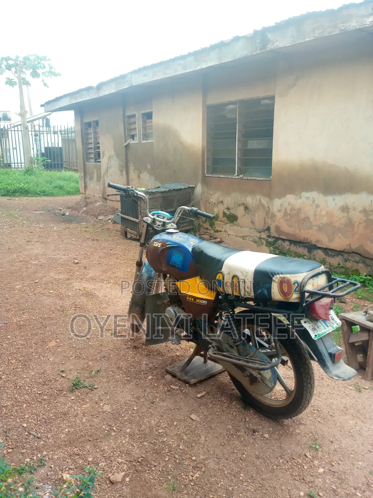 TVS HLX 125 2023 Blue