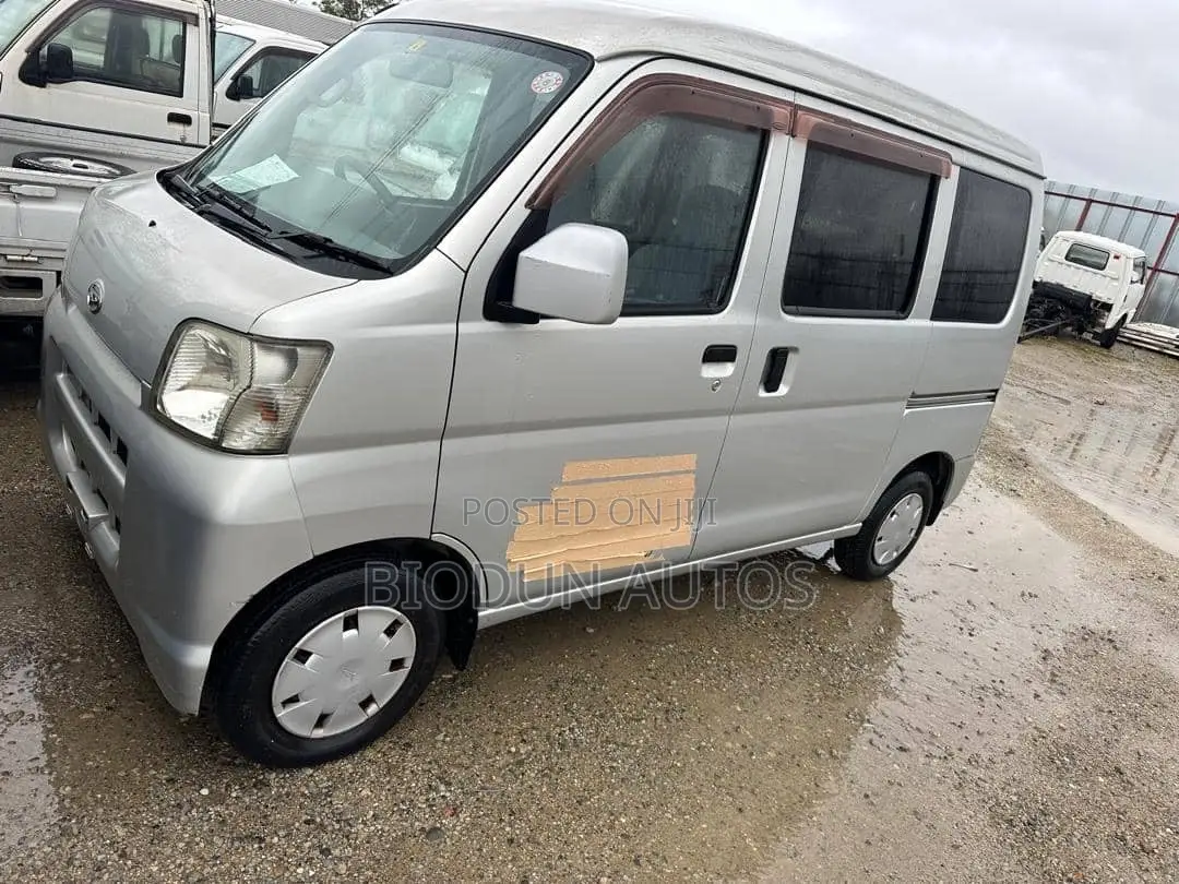 Suzuki Every 2005