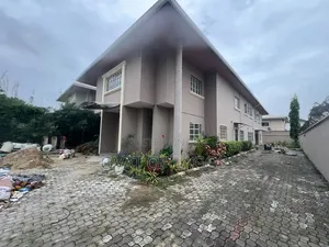 6bdrm Duplex in Parkview Estate for rent