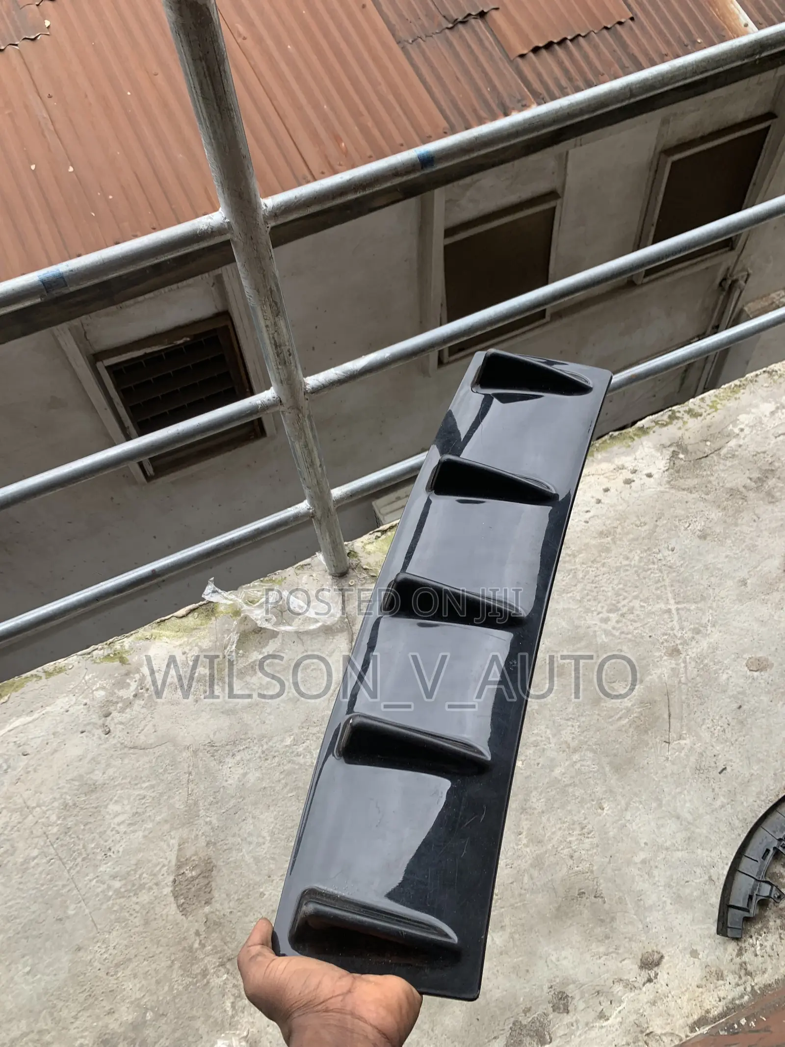 Universal Gloss Black Rear Bumper Shark Fin Diffuser Lip