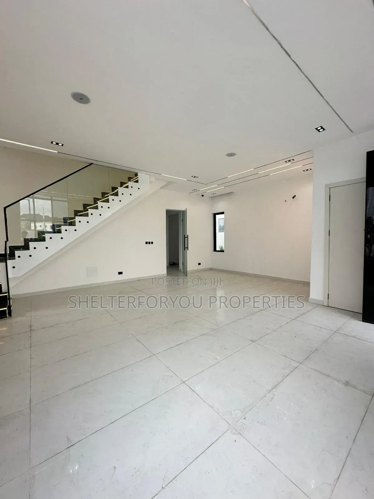 5bdrm Duplex in Lekki Expressway for rent