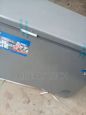 Clean Skyrun Chest Freezer BD-300HNW Complete With Storage Basket