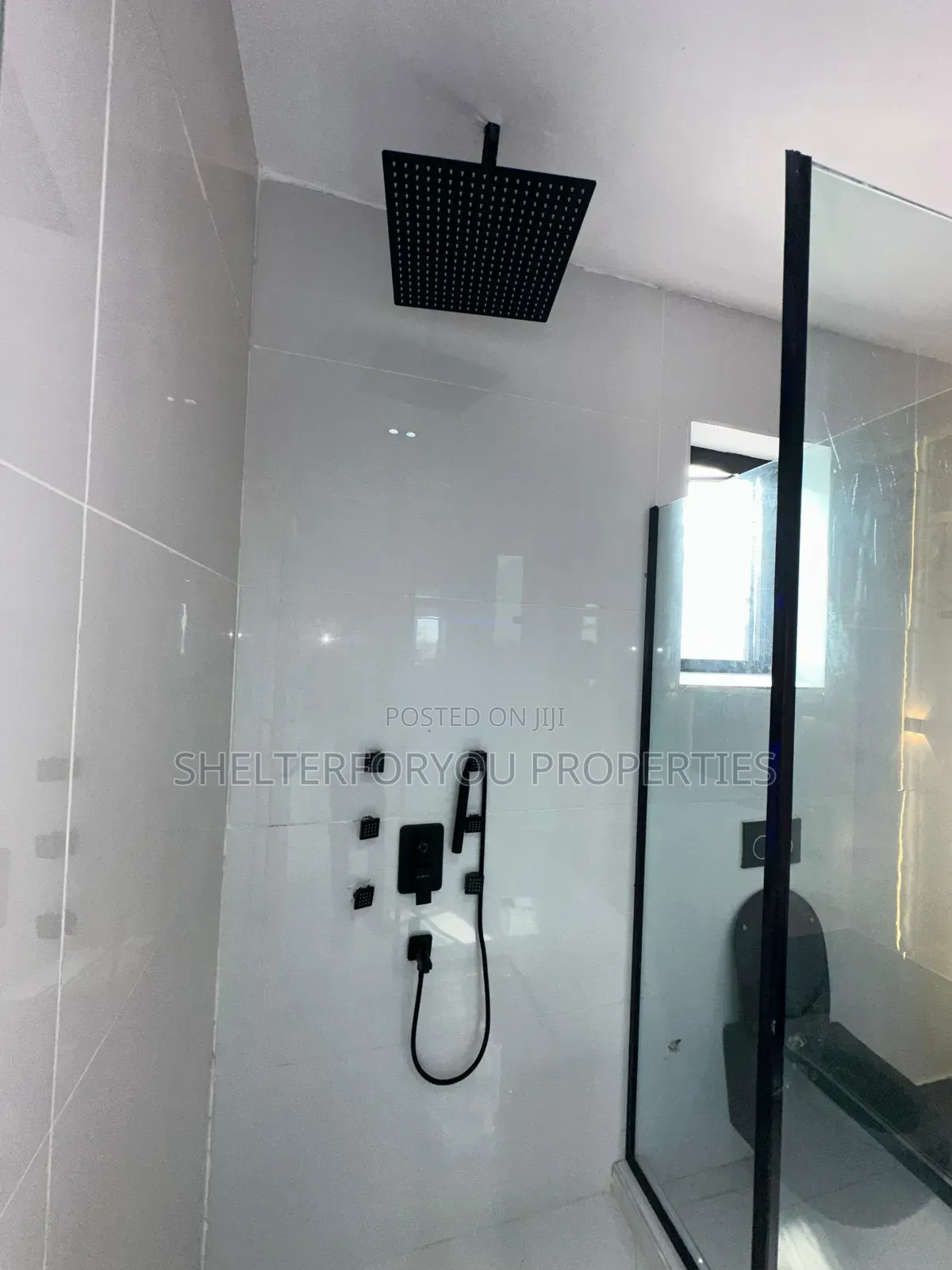 5bdrm Duplex in Lekki Expressway for rent