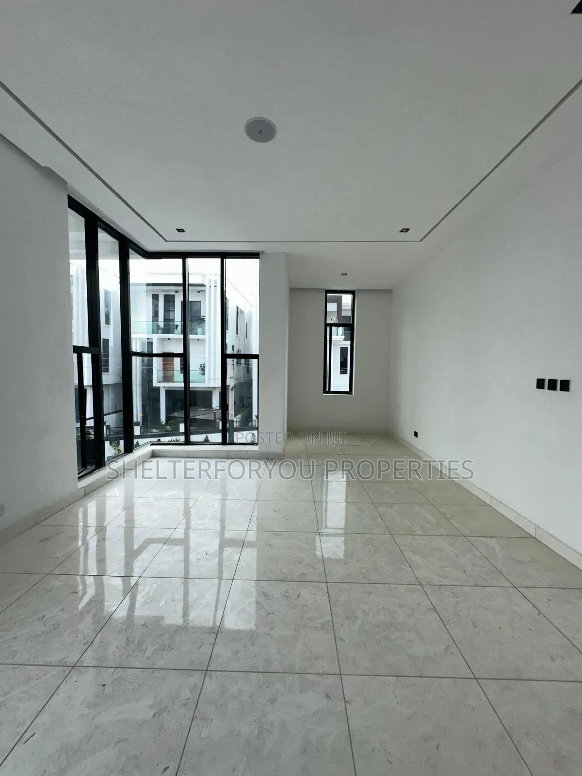 5bdrm Duplex in Lekki Expressway for rent