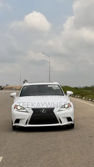 Lexus IS 300 AWD 2016 White