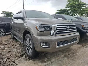 Toyota Sequoia Platinum w/FFV 4x4 2018 Brown