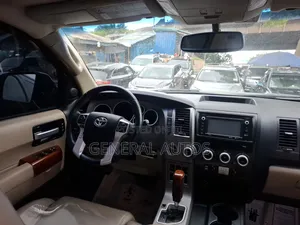 Toyota Sequoia Platinum w/FFV 4x4 2018 Brown