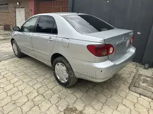 Toyota Corolla LE 2005 Silver