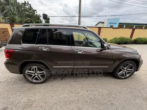 Mercedes-Benz GLK-Class Base GLK 350 4dr 4x2 (3.5L 6cyl 7A) 2015 Brown