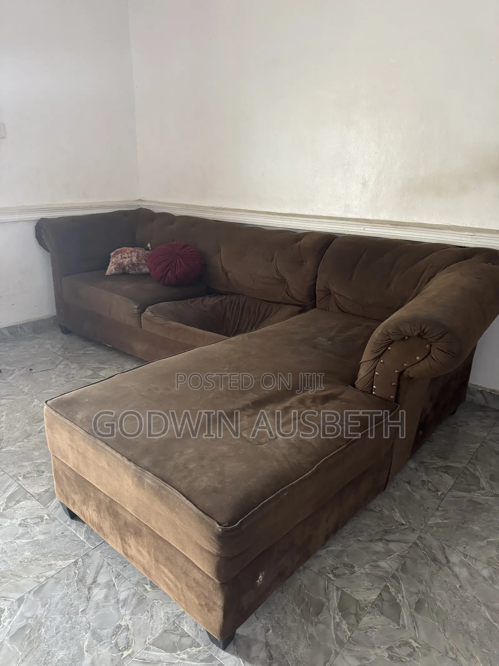 4 Seater L- Shape Couch With Single