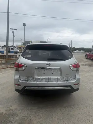 Nissan Pathfinder SV 4dr 4x4 (3.5L 6cyl) 2016 Silver
