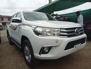 Toyota Hilux 2020 White