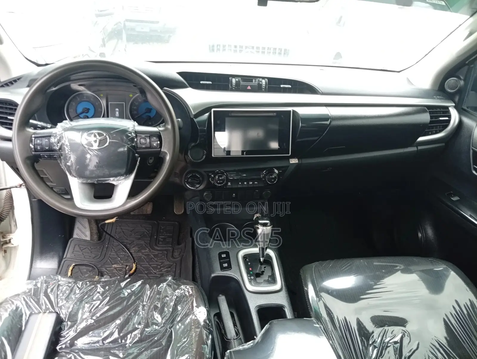 Toyota Hilux 2020 White
