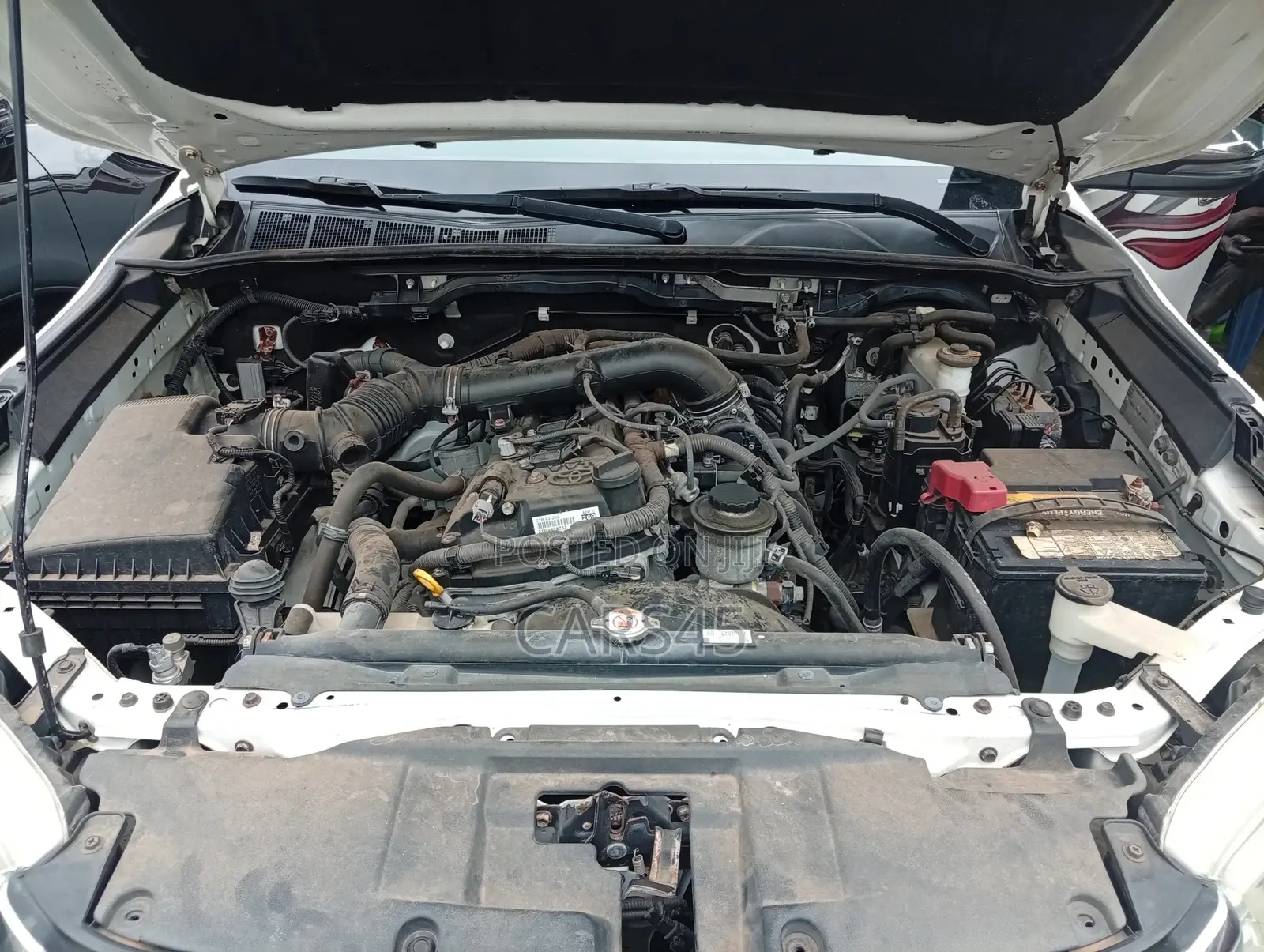 Toyota Hilux 2020 White