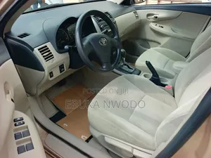 Toyota Corolla 2012 Gold