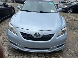Toyota Camry SE 4dr Sedan (2.4L 4cyl 5A) 2009