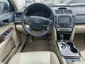 Toyota Camry XLE 4dr Sedan (2.5L 4cyl 6A) 2013 Green