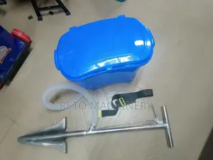 Fertilizer Applicator With Shovel