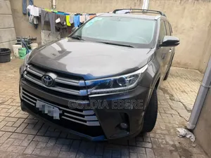 Toyota Highlander Limited 4x4 V6 (3.5L 6cyl 8A) 2018 Gray