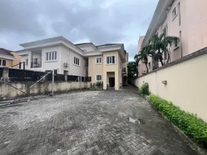 4bdrm Apartment in Parkview Estate for rent