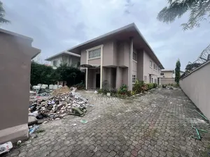 6bdrm Duplex in Parkview Estate for rent