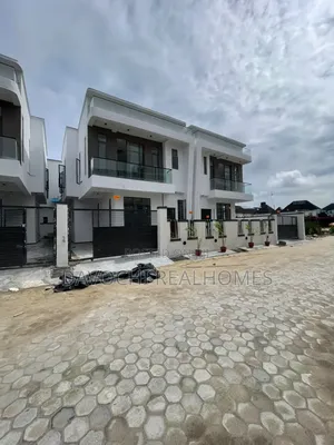 4bdrm Duplex in Ikota for sale