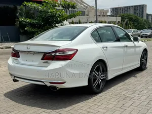 Honda Accord Touring 4dr Sedan FWD (3.5L 6cyl 6A) 2016 White