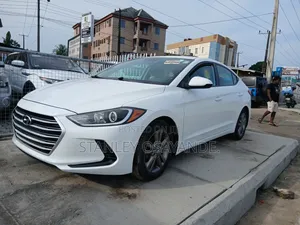 Hyundai Elantra Sport Sedan FWD (1.6L 4cyl 6M) 2017 White