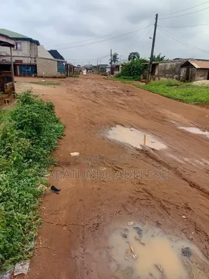 5bdrm Bungalow in Ire 1 Estate, Igbogbo for sale
