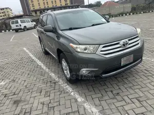 Toyota Highlander 2013 Green