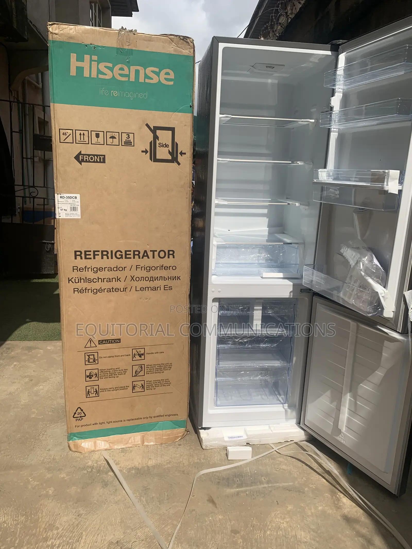Hisense 264L Spacious Fridge With Water Dispenser