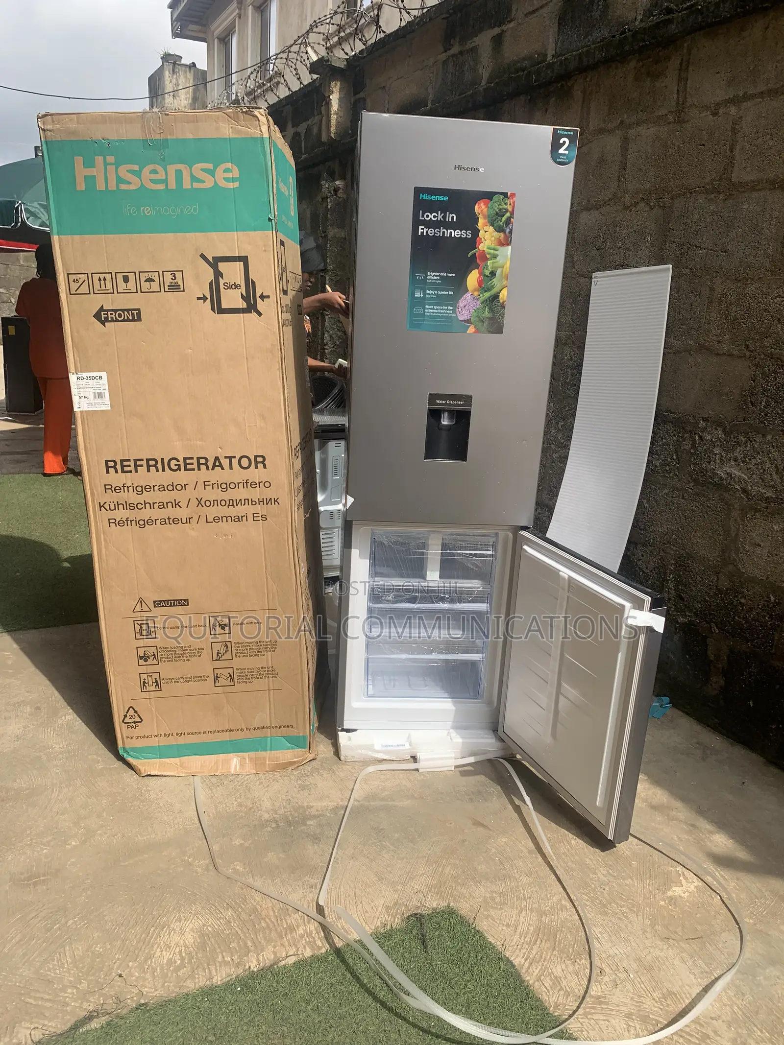 Hisense 264L Spacious Fridge With Water Dispenser