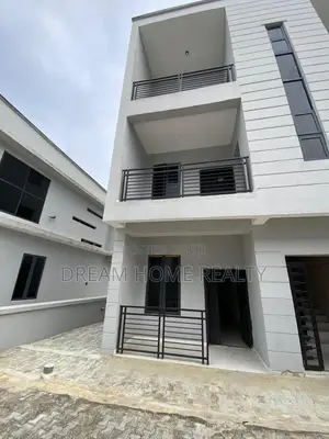 Studio Apartment in Before Sky Mall, Sangotedo for rent