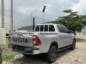New Toyota Hilux 2025 Silver